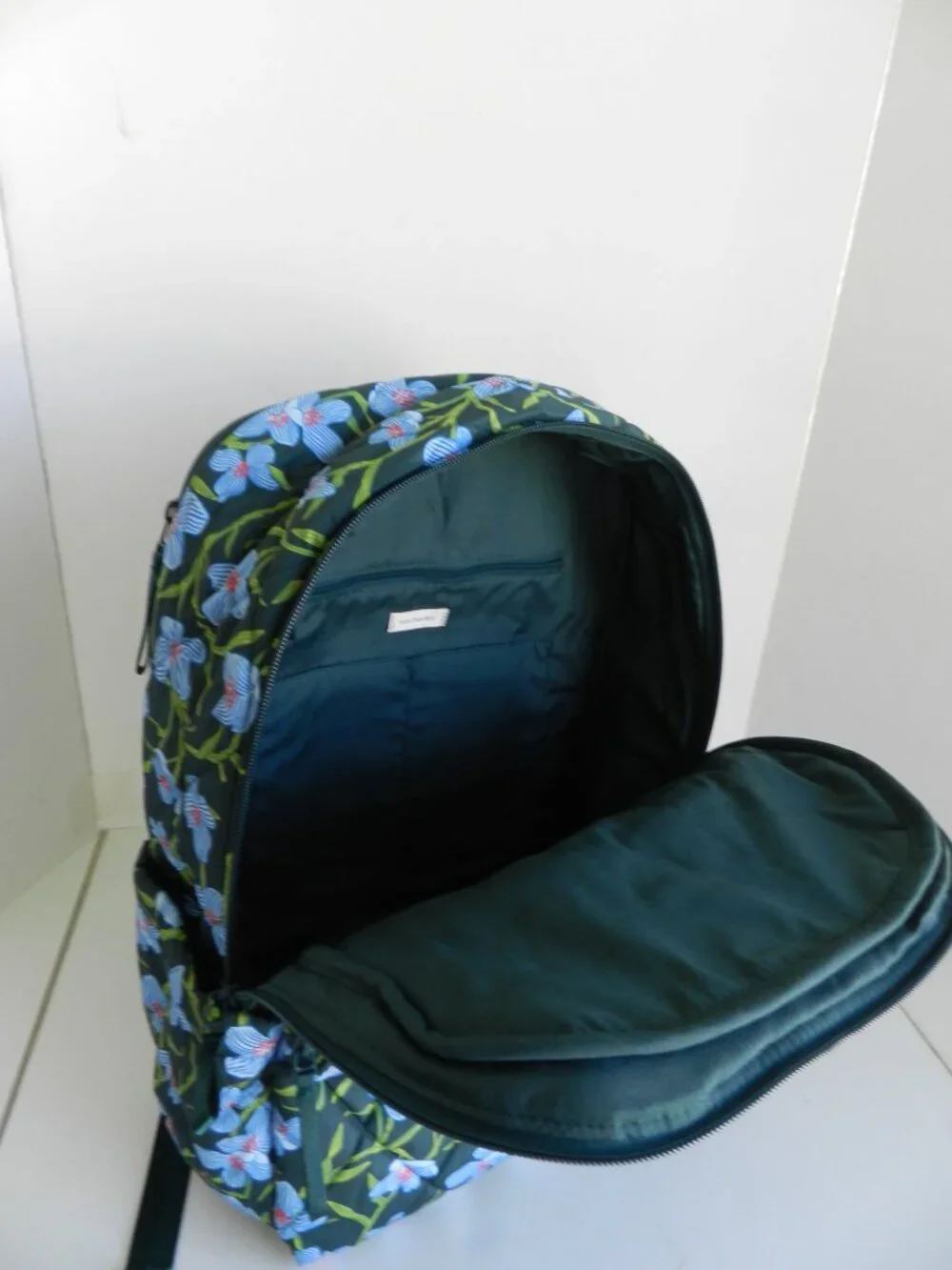 Vera Bradley Ultralight Essential LARGE Backpack Laptop Bag in Charlotte Steams